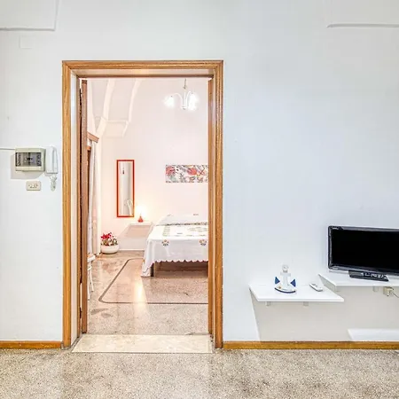 Apartamento Climatizzato Al Centro Del Paese Con Balcone Panoramico