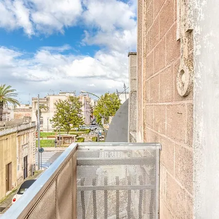 Climatizzato Al Centro Del Paese Con Balcone Panoramico * Ugento