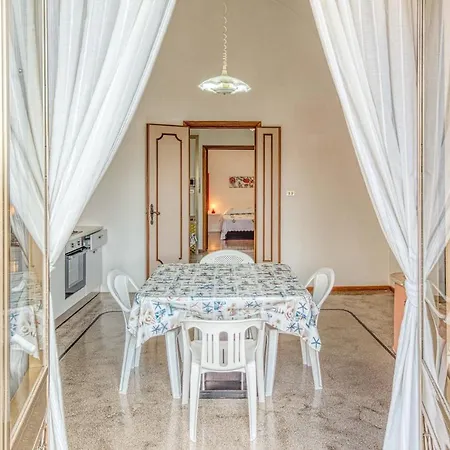 Climatizzato Al Centro Del Paese Con Balcone Panoramico