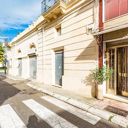 Climatizzato Al Centro Del Paese Con Balcone Panoramico * Ugento